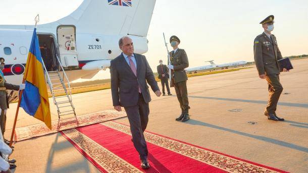 Министр обороны Великобритании прибыл в Киев с официальным визитом