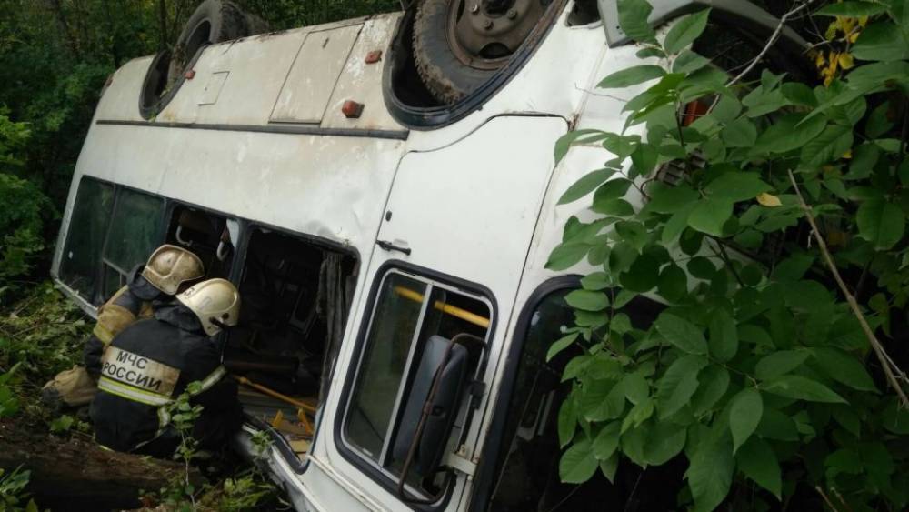Под Оренбургом в ДТП с автобусом пострадали 10 человек, 1 пассажир погиб