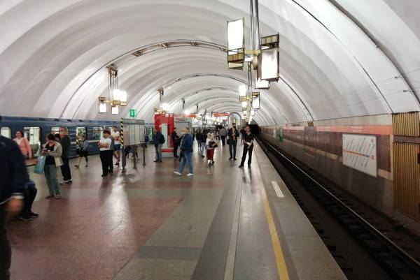 В Петербурге ищут очевидцев гибели девушки в метро