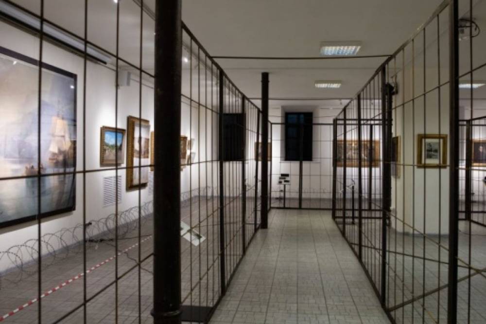 Суд вновь наложил арест на коллекцию картин Порошенко, - адвокат