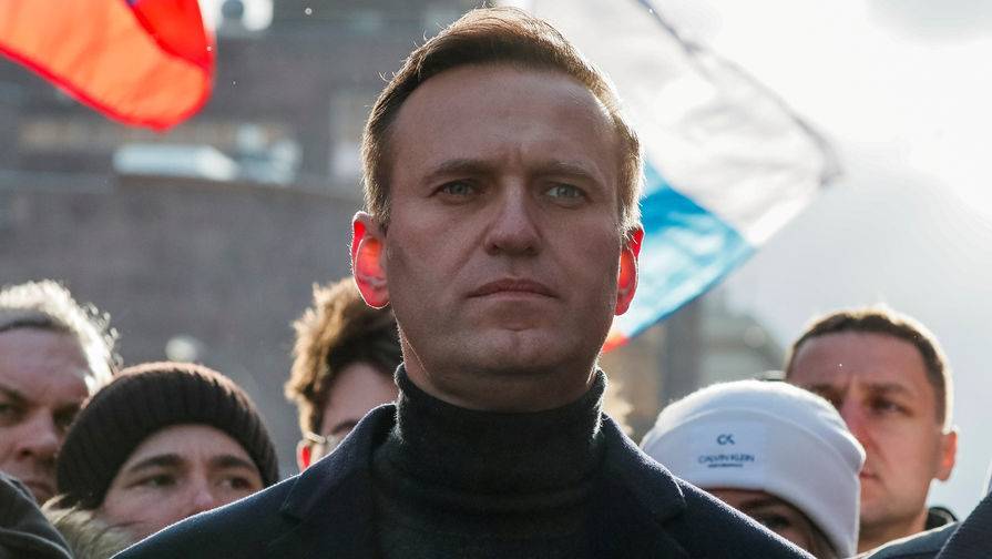Врач исключил версию об ухудшении здоровья Навального из-за травмы