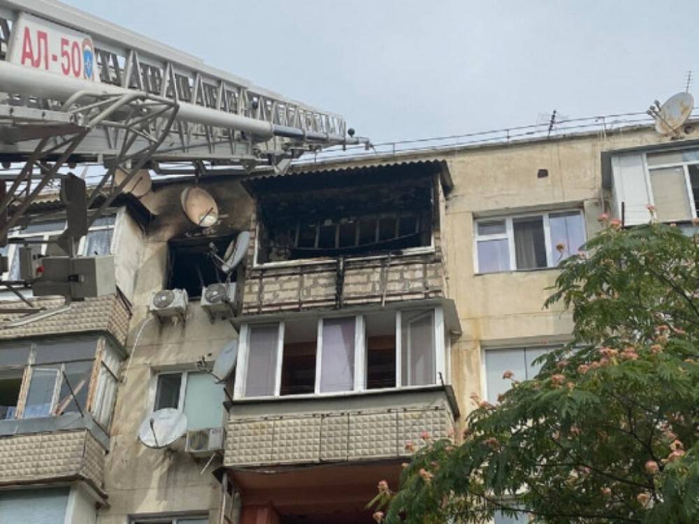 В Севастополе в жилом доме прогремел взрыв: что известно