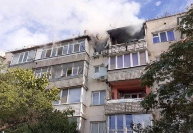В Севастополе произошел пожар со взрывом (видео)