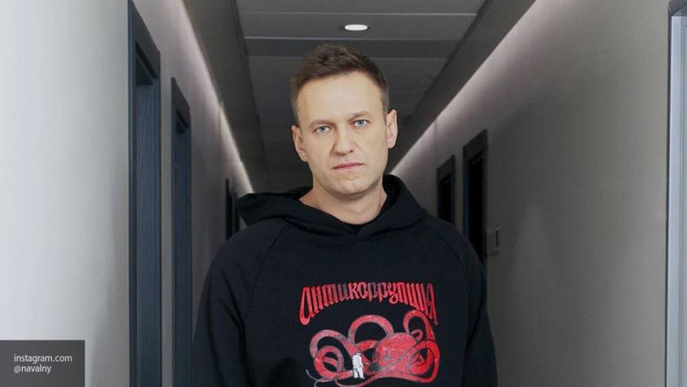 Гаспарян заявил, что в России никому "не интересно" травить Навального