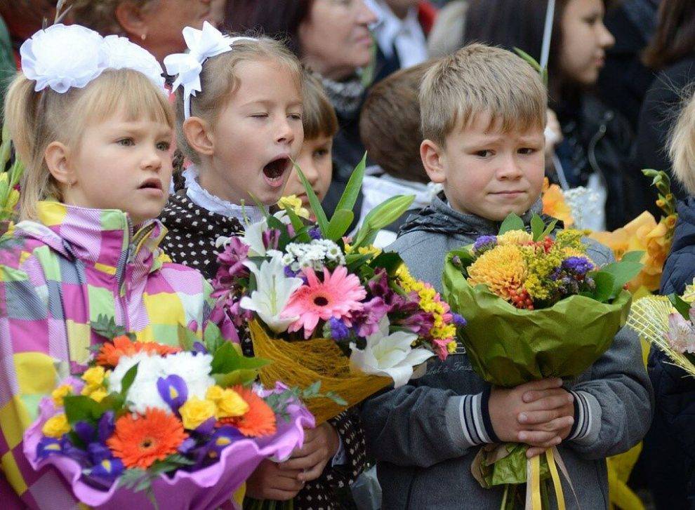 Многодетные семьи из Глазова могут получить 3400 рублей на подготовку детей к школе