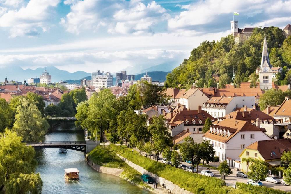 Украина оказалась в "красном списке" Словении: как изменились правила въезда в страну