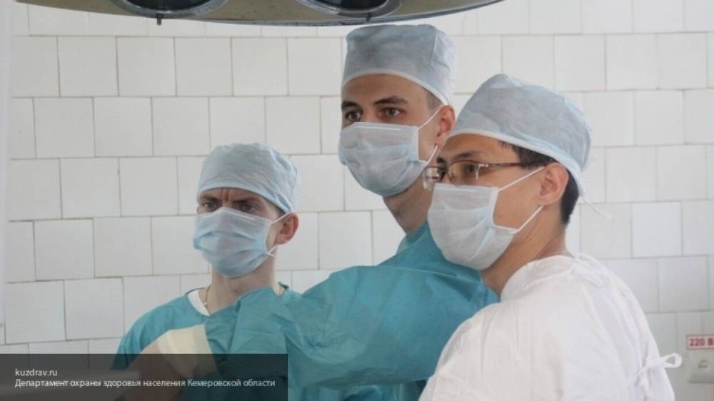 Сотрудникам больниц для лечения коронавируса в Петербурге продлили выплаты