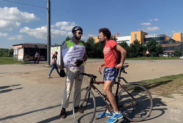 Смольный в районе «Ладожской» напомнил велосипедистам о правилах движения