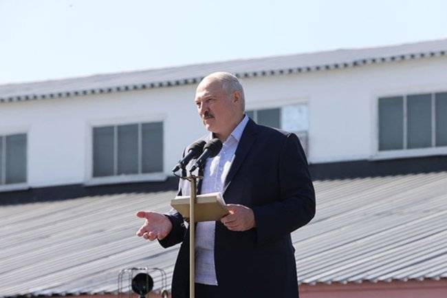 Лукашенко не может решить проблему, которую не видит в упор – Хазин
