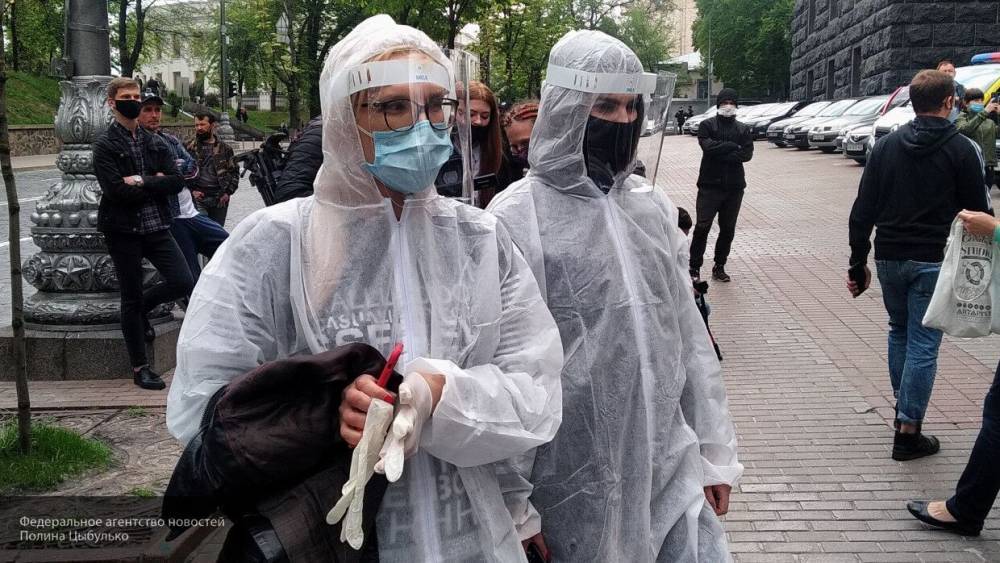 Число инфицированных COVID-19 вновь побило антирекорд Украины