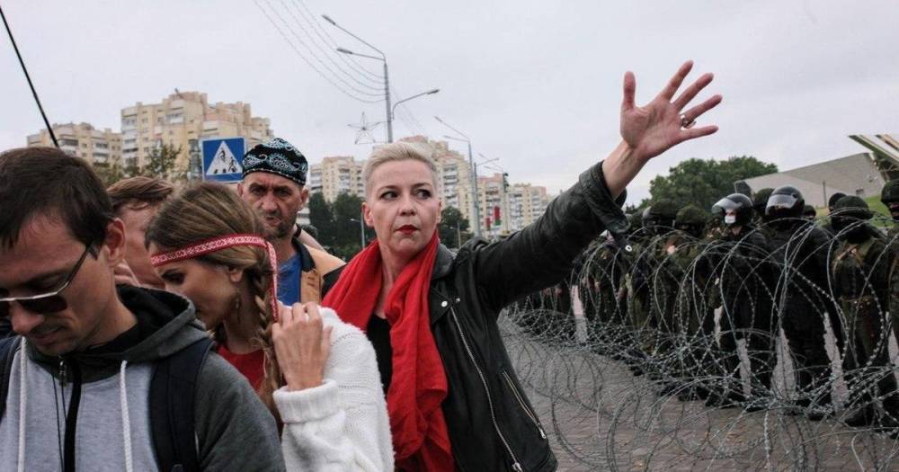 Соратница Тихановской призвала протестующих не провоцировать военных