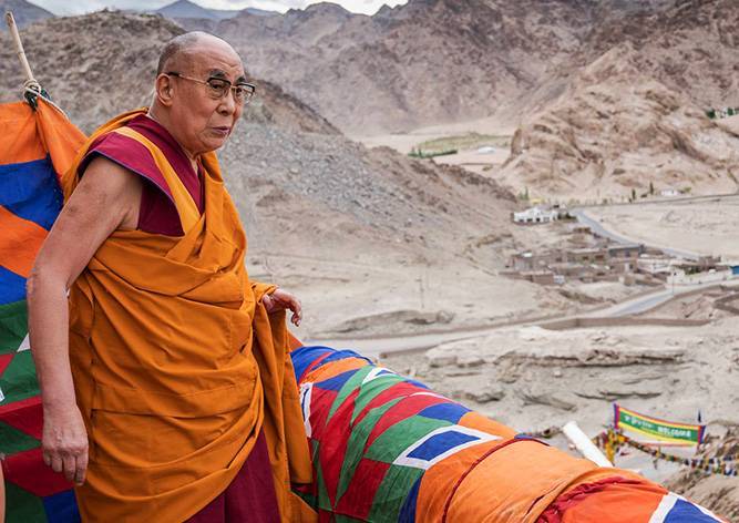 Тысячи пражан придут поприветствовать Далай-ламу