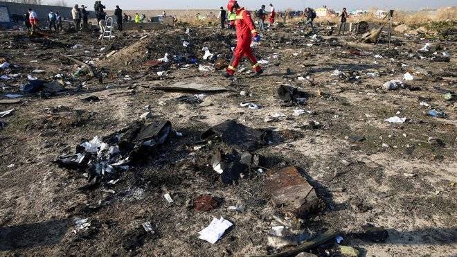 В Иране обнародовали данные "черных ящиков" сбитого самолета МАУ
