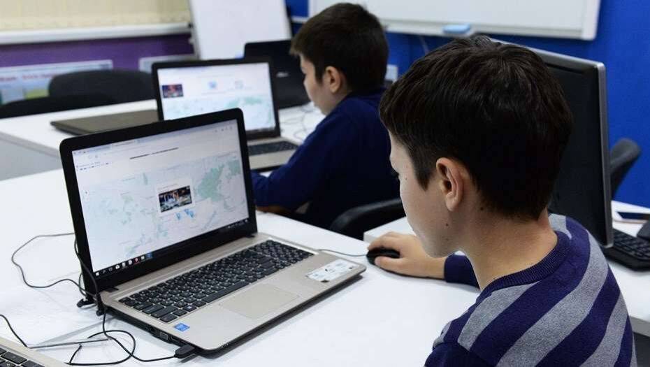 Для дистанционного обучения школьников из малообеспеченных семей Нур-Султана приобретут 34,5 тысячи компьютеров