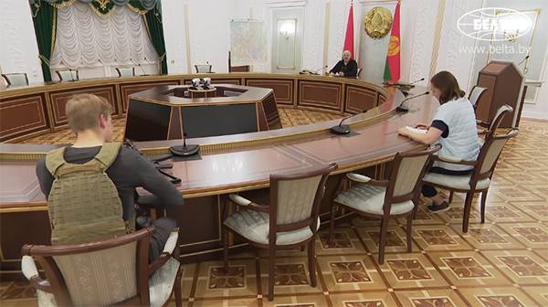 Белорусская оппозиция призвала проверить, почему у несовершеннолетнего сына Лукашенко в руках оказалось огнестрельное оружие