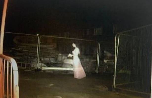 Невеста-призрак прогулялась по строительной площадке