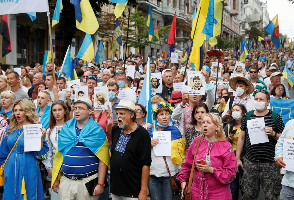 Порошенко: украинцы продемонстрировали, что парад на День Независимости будет - с властью или без