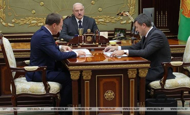 Лукашенко рассказал, какими должны быть зарплаты и пенсии
