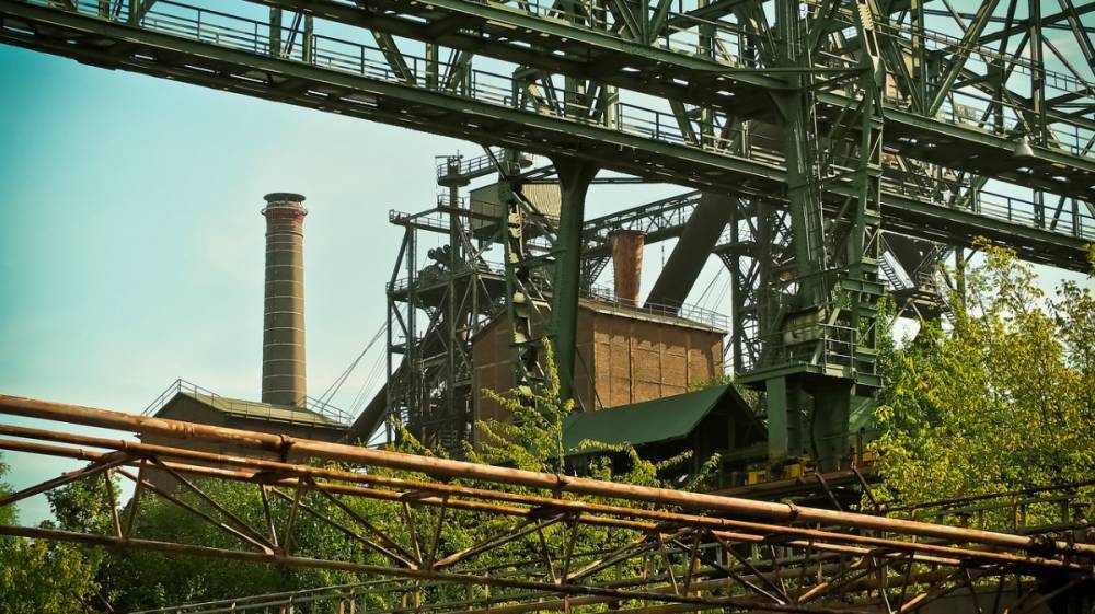 Два работника пострадали при взрыве газа на сахарном заводе в Воронежской области