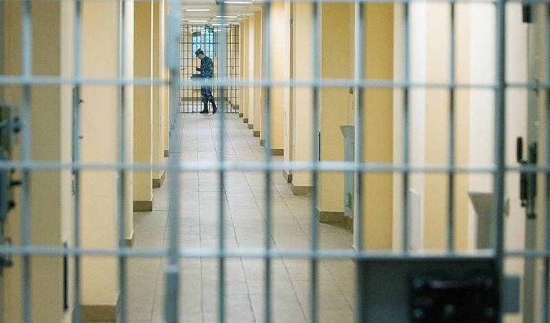 Из кабинета - в тюрьму: где в России любят сажать чиновников, а где не очень