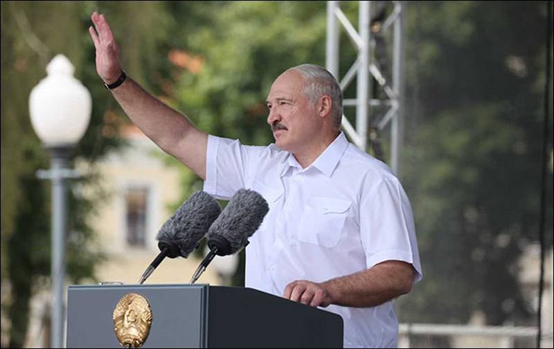 Независимость под ударом. Лукашенко снова летит на одном крыле
