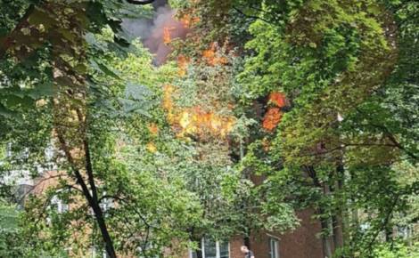 На западе Москвы в жилом доме произошел взрыв