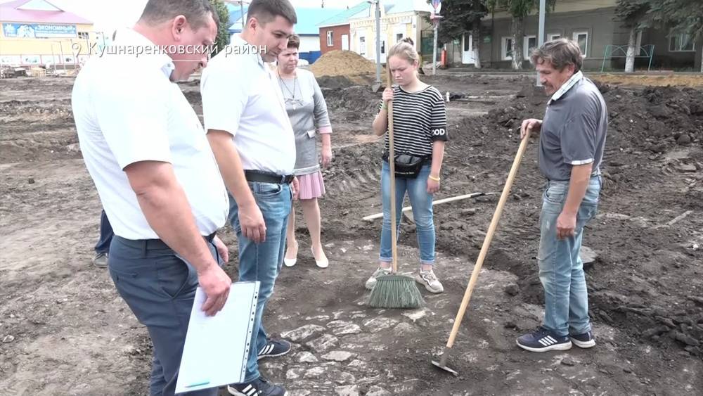 В Башкирии при ремонте площади обнаружили брусчатку 19 века