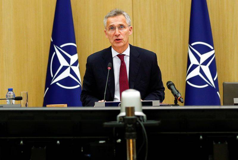 НАТО призывает к честным выборам в Белоруссии, отрицает наращивание сил