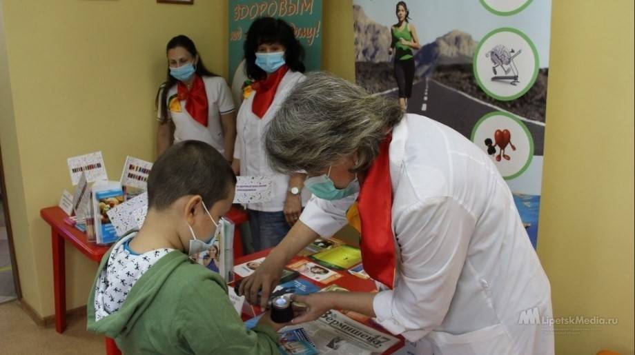 Почти 150 детей за день обследовали в Ельце медики из Липецка