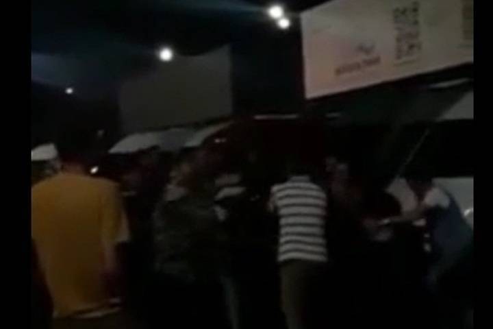 Массовая драка водителей в Сочи попала на видео