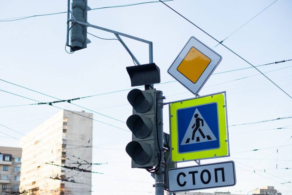 Возле петербургских школ усилят контроль за безопасностью на дорогах