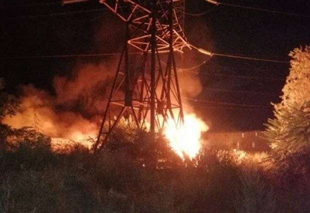 В Одесской области произошел пожар под высоковольтными линиями