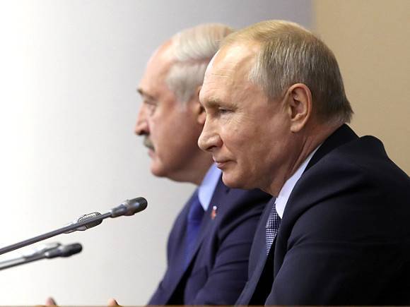 Большинство опрошенных читателей «Росбалта» уверены, что Путин поддержал Лукашенко ради расширения военного присутствия