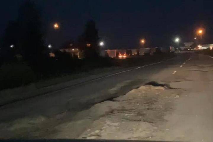 «Ни метра целого»: новосибирцев достала разбитая дорога в Барабинск