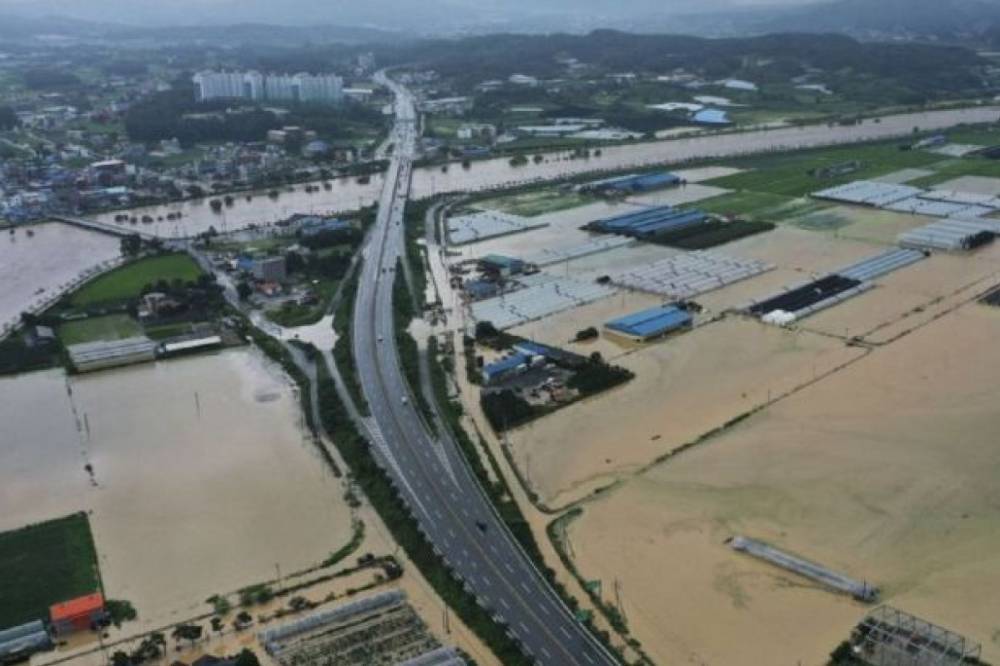 В Южной Корее жертвами наводнения стали 6 человек, еще 8 пропали без вести
