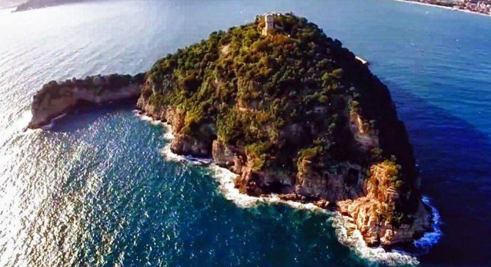 Сын бывшего владельца "Мотор Сичи" Богуслаева купил остров в Италии - СМИ