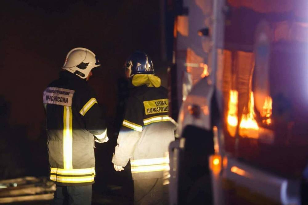 Ночной пожар в Волгоградской области тушили два часа