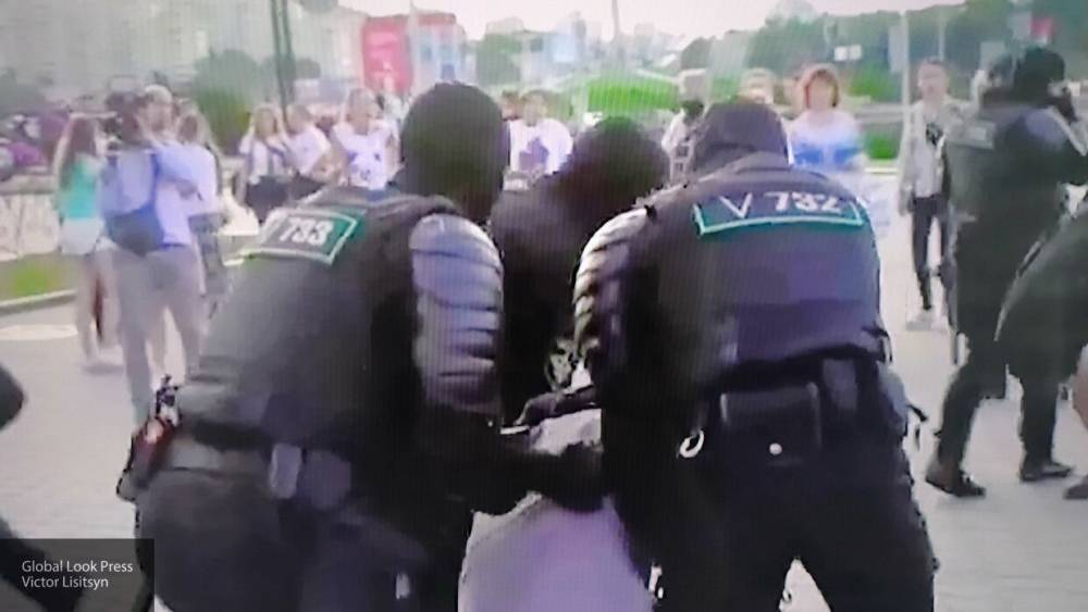 Бойцы ОМОН проследят за порядком на незаконной акции в Минске