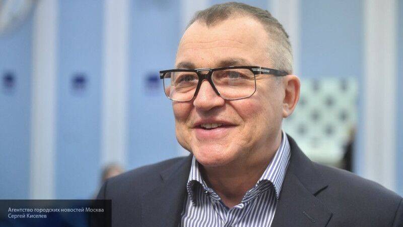 Телеведущий Дибров считает "справедливой" свою пенсию