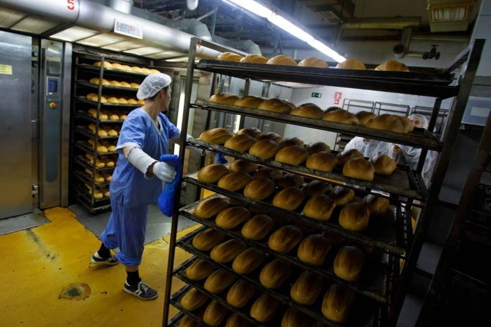 Свердловские власти сообщили, как пожар на «Смаке» повлияет на поставки хлеба