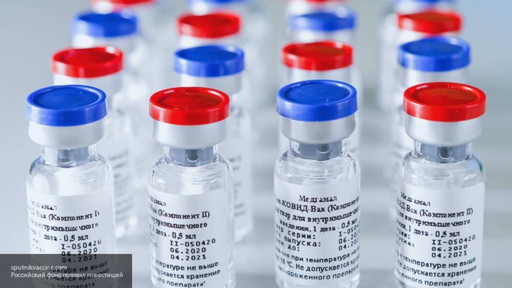 Мурашко: большие партии российской вакцины от COVID-19 поступят в сентябре