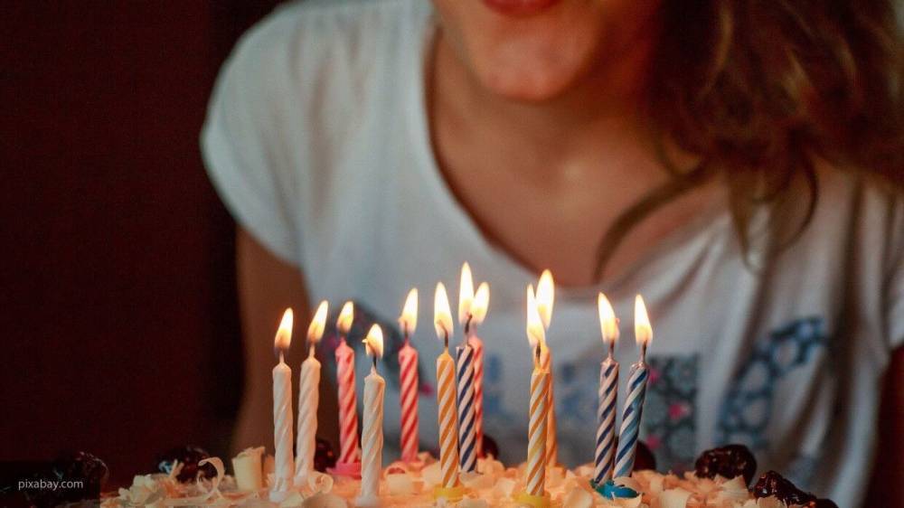 Компании в России стали чаще поздравлять сотрудников с днем рождения