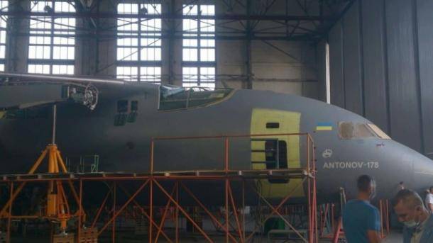 ГП "Антонов" создал первый самолет без российских деталей