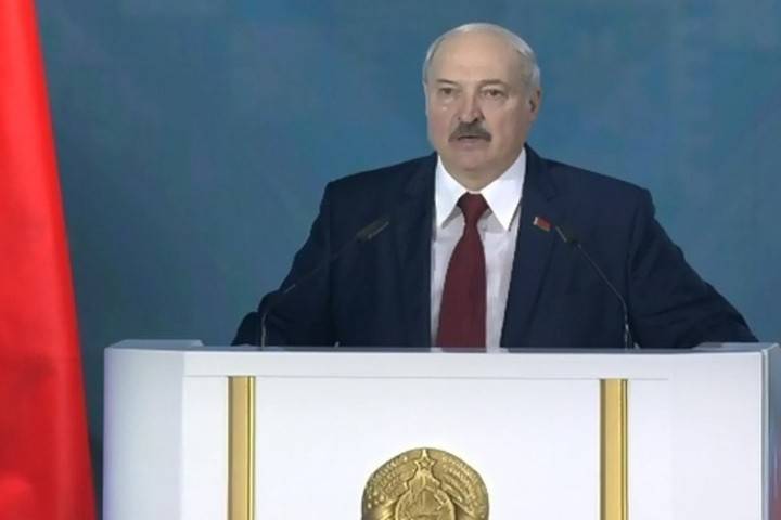 Лукашенко пообещал белорусам двукратный рост зарплат за пять лет