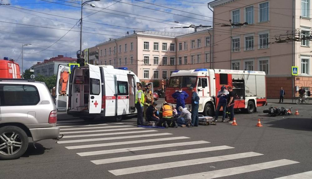 Близкие мотоциклиста, который серьезно пострадал в ДТП в центре Петрозаводска, просят о помощи