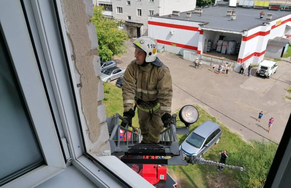 В Тверской области спасли ребенка, который чуть не вывалился из окна