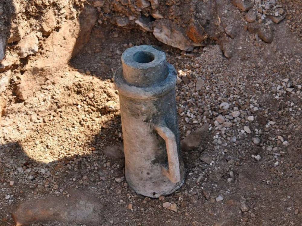 Археологи нашли похожий на миномет предмет, которому несколько столетий