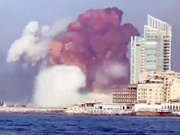 Роскосмос продемонстрировал фотоснимки порта Бейрута до и после взрыва