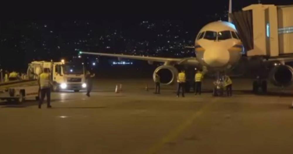 Видео прибытия в Бейрут первого самолета МЧС с российской помощью