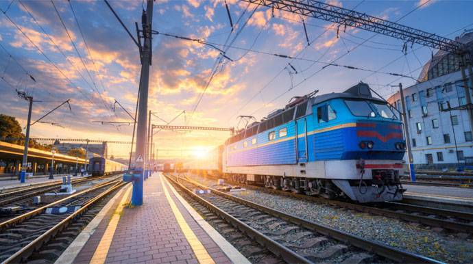 "Укрзализныця" будет продавать 100% мест в поездах, следующих из Киева и обратно